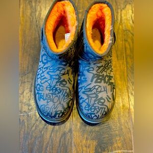Excellent condition mini Ugg boots